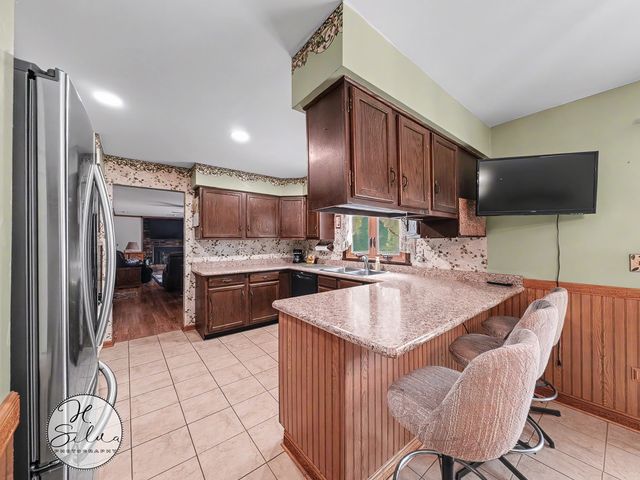 630 Oceola Drive, Algonquin, IL 60102