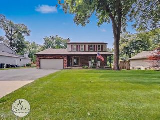 630 Oceola Drive, Algonquin, IL 60102