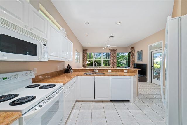 1726 Victoria Circle, Vero Beach, FL 32967