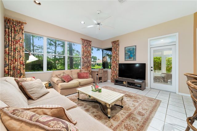 1726 Victoria Circle, Vero Beach, FL 32967