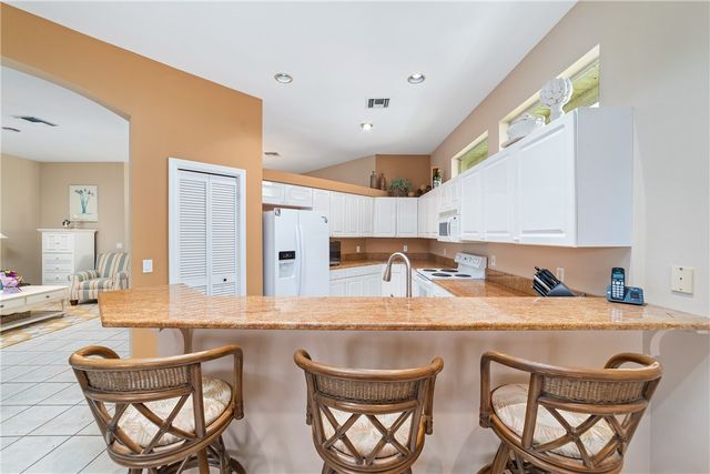 1726 Victoria Circle, Vero Beach, FL 32967