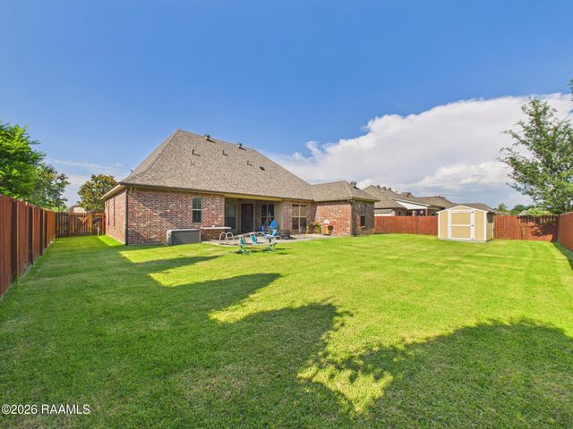 102 Copper Ridge Drive, Youngsville, LA 70592