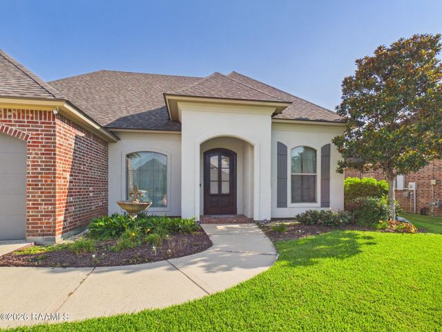 102 Copper Ridge Drive, Youngsville, LA 70592