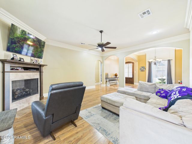 102 Copper Ridge Drive, Youngsville, LA 70592