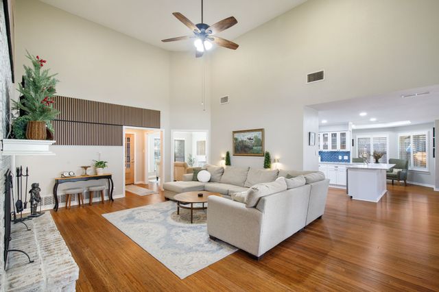 9 Rolling Hills Circle, Denton, TX 76205