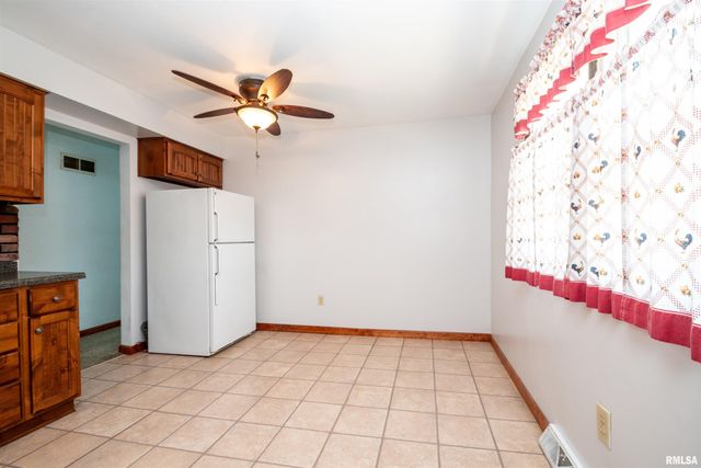 102 E EDEN Street, East Peoria, IL 61611