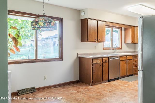 2520 Forest Road, Lansing, MI 48910