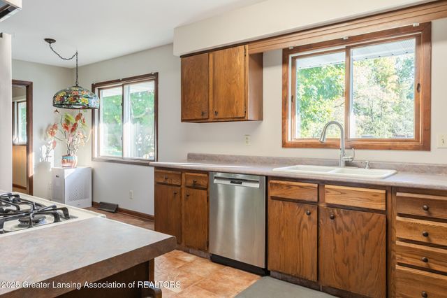 2520 Forest Road, Lansing, MI 48910