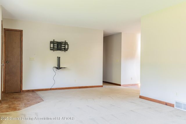 2520 Forest Road, Lansing, MI 48910