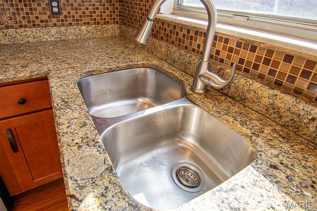 689 BOCA RATON Drive B, St Peters, MO 63376