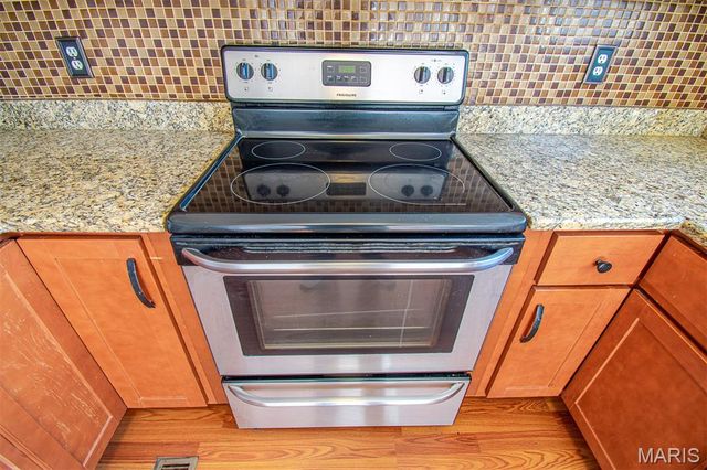 689 BOCA RATON Drive B, St Peters, MO 63376