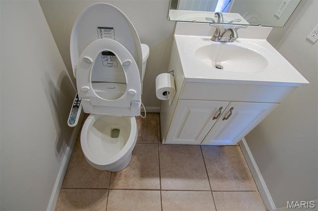 689 BOCA RATON Drive B, St Peters, MO 63376