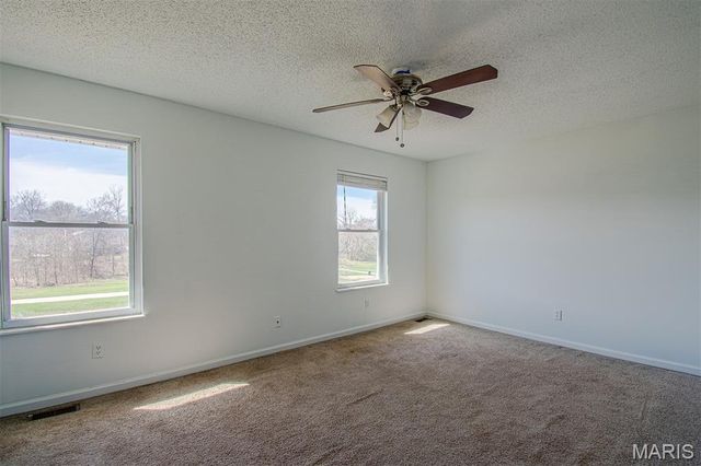 689 BOCA RATON Drive B, St Peters, MO 63376