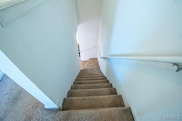 689 BOCA RATON Drive B, St Peters, MO 63376