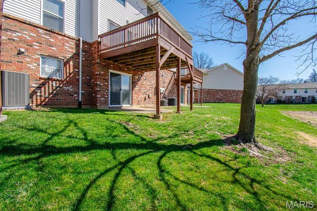 689 BOCA RATON Drive B, St Peters, MO 63376