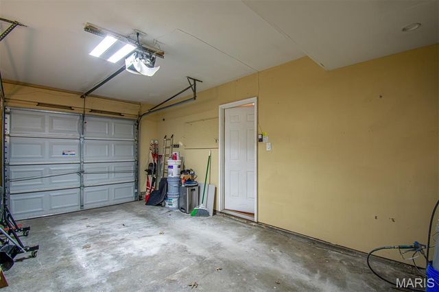 689 BOCA RATON Drive B, St Peters, MO 63376