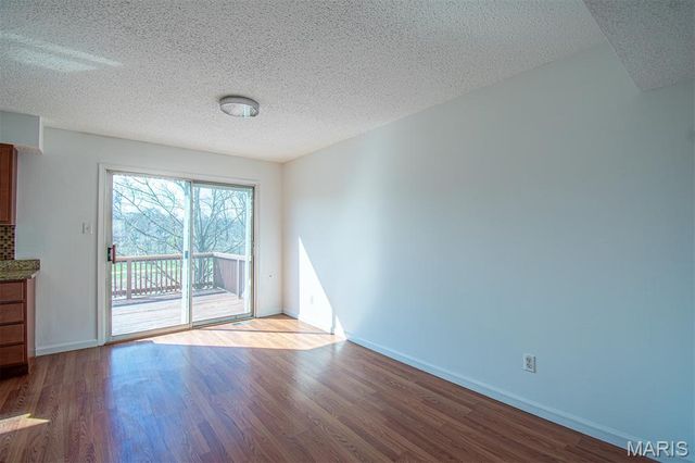 689 BOCA RATON Drive B, St Peters, MO 63376