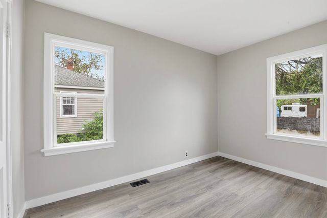 2306 E Nora Ave, Spokane, WA 99207