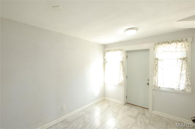 209 W Madison Avenue, Owensville, MO 65066