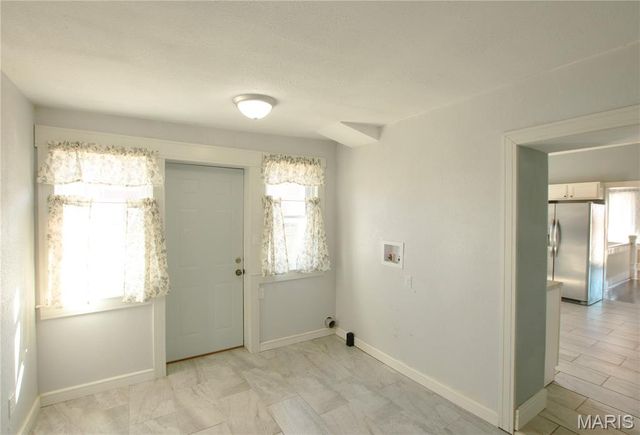 209 W Madison Avenue, Owensville, MO 65066