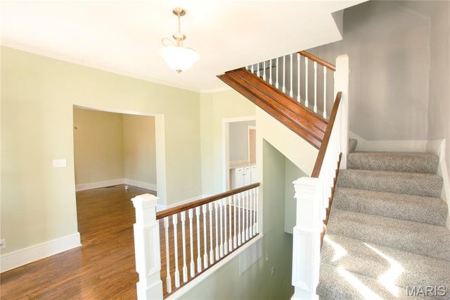 209 W Madison Avenue, Owensville, MO 65066