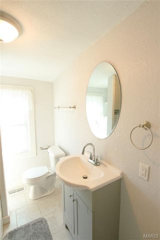 209 W Madison Avenue, Owensville, MO 65066