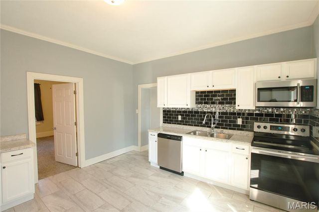 209 W Madison Avenue, Owensville, MO 65066