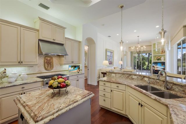 7207 ASHLAND GLEN, Lakewood Ranch, FL 34202