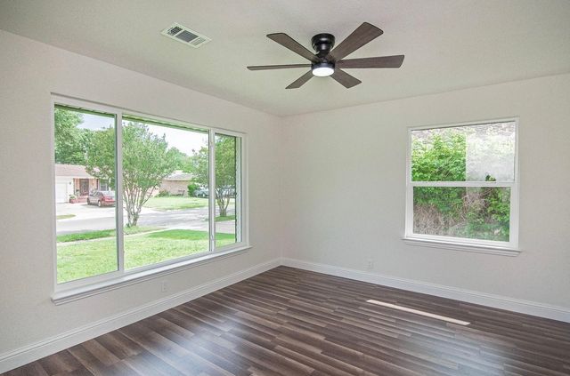 2608 Lockhart Avenue, Dallas, TX 75228