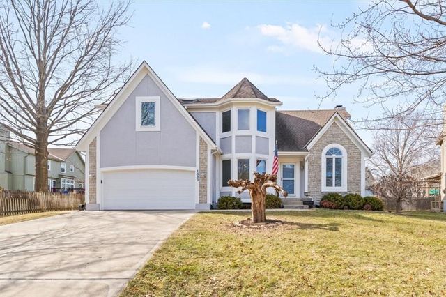 1383 S Hunter Drive, Olathe, KS 66062