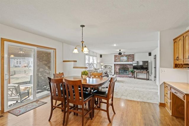 1383 S Hunter Drive, Olathe, KS 66062