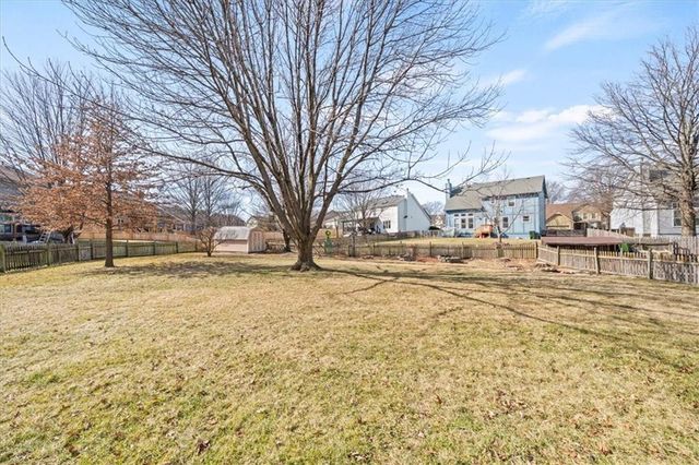 1383 S Hunter Drive, Olathe, KS 66062