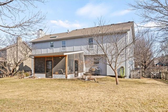 1383 S Hunter Drive, Olathe, KS 66062