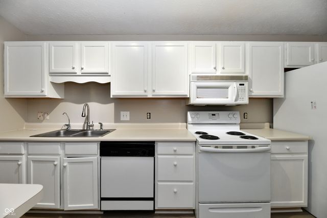 209 Faulkner Court 205, Carmel, IN 46032