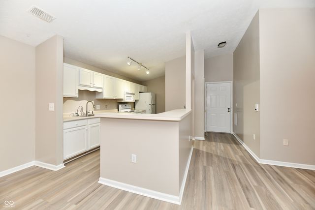 209 Faulkner Court 205, Carmel, IN 46032