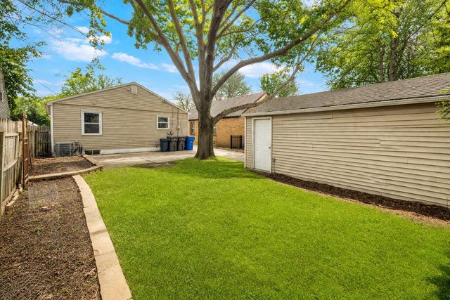 4959 Berkeley BOULEVARD, Whitefish Bay, WI 53217