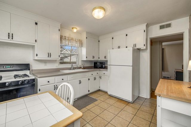 4959 Berkeley BOULEVARD, Whitefish Bay, WI 53217