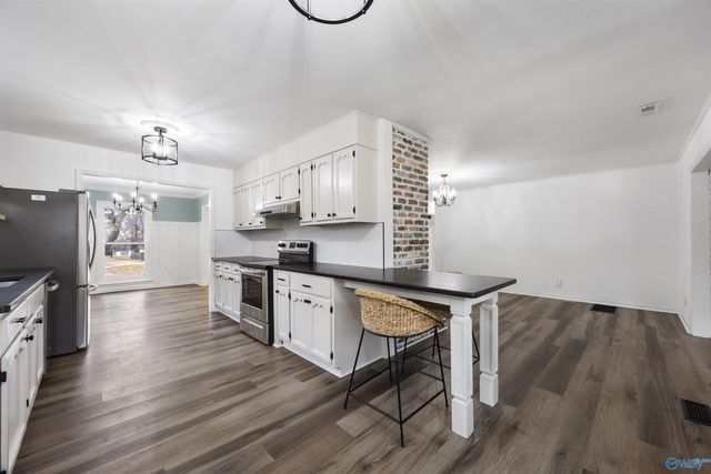 329 Pawnee Trail SE, Huntsville, AL 35803
