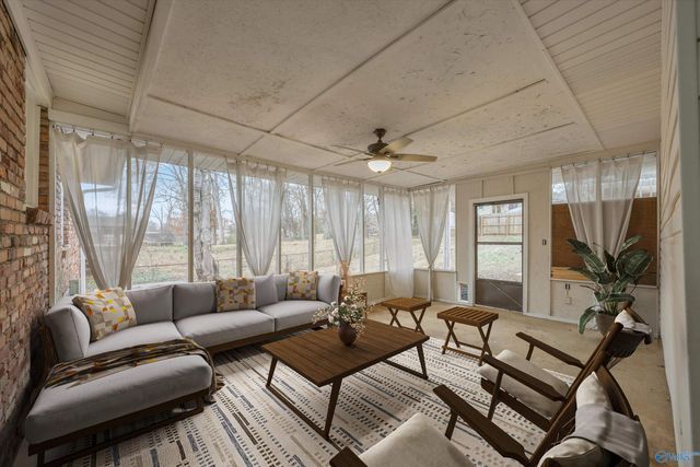 329 Pawnee Trail SE, Huntsville, AL 35803