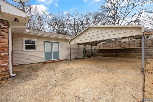 329 Pawnee Trail SE, Huntsville, AL 35803