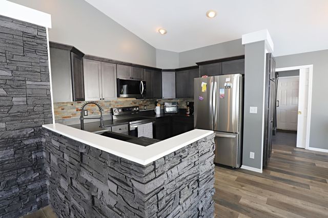 253 Aberdeen Court, Flushing, MI 48433