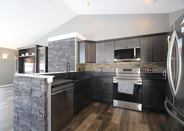 253 Aberdeen Court, Flushing, MI 48433