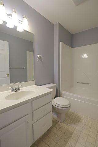 253 Aberdeen Court, Flushing, MI 48433