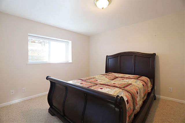 253 Aberdeen Court, Flushing, MI 48433