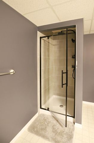 253 Aberdeen Court, Flushing, MI 48433