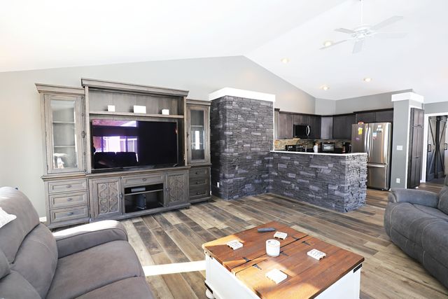 253 Aberdeen Court, Flushing, MI 48433