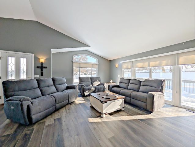 253 Aberdeen Court, Flushing, MI 48433