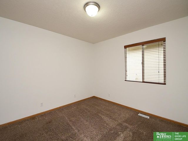 2108 Plymouth Rock Road, Bellevue, NE 68123