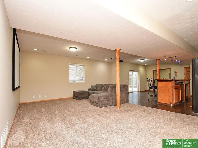 2108 Plymouth Rock Road, Bellevue, NE 68123