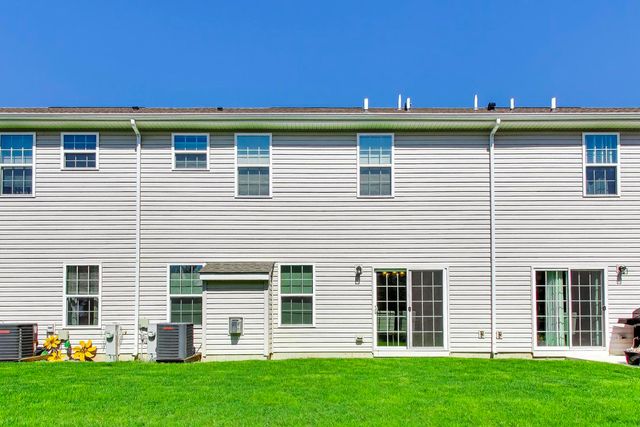 3373 Helene Rieder Drive, Montgomery, IL 60538